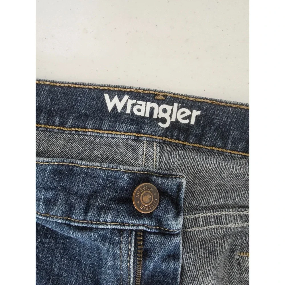 Wrangler Jeans‎ Mens 38x32 Blue Regular Fit Straight Leg Blue Denim